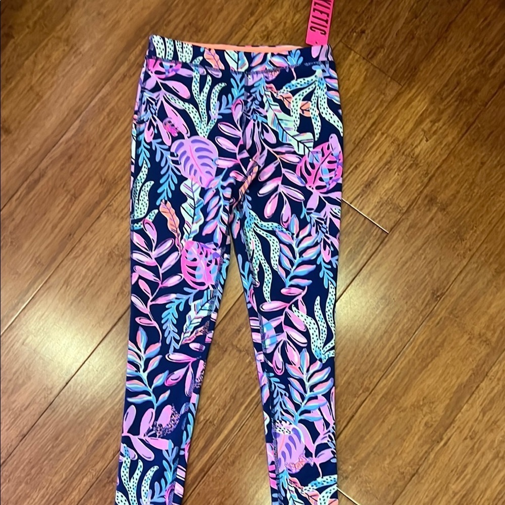 Lilly pulitzer girls mini weekender legging in you’ve been spotted Large (8-10)